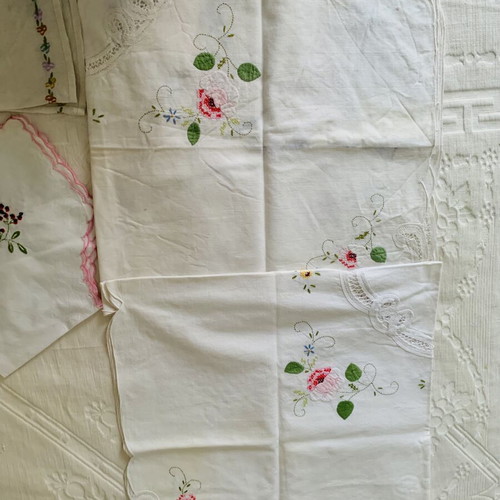 Vintage handmade embroidery set of 5 pieces linen and lace, like new