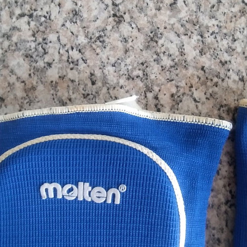 Molten knee pads used