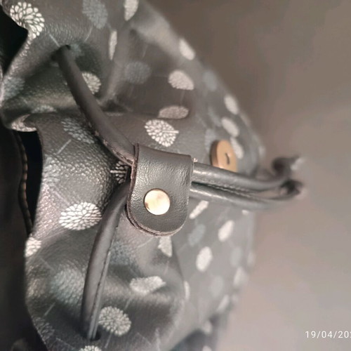 Thiros backpack like new, black and gray