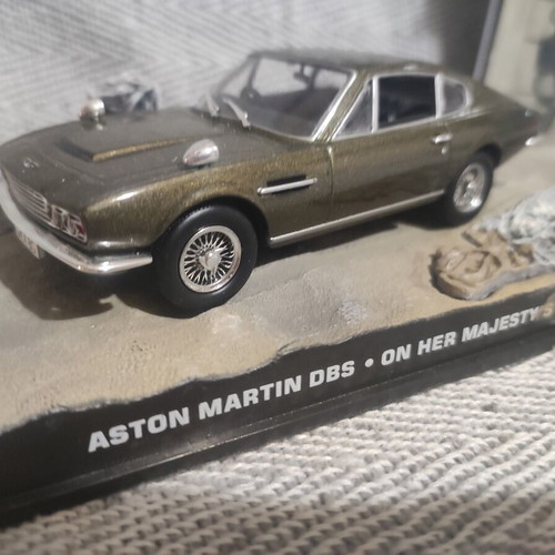 Aston Martin diecast model 1:43, like new, James Bond collection