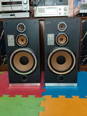 Marantz HD-600 10" speakers used, 120W