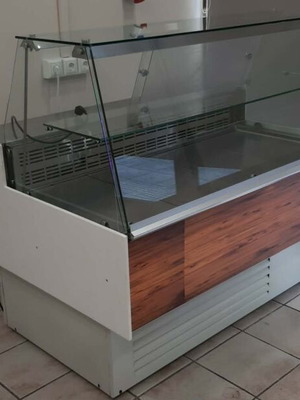 Dominox Via 159-20 Display Case with Forced Cooling Like New