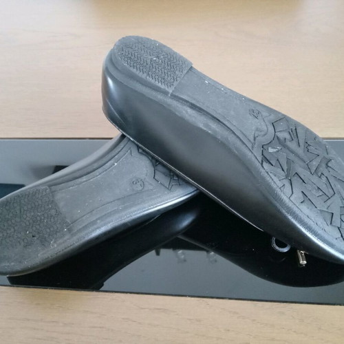 Plato ballerinas size 37 like new, black