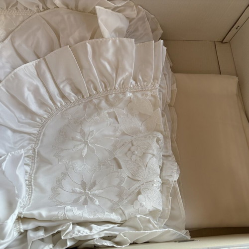 White wedding bedspread set satin with lace like new
