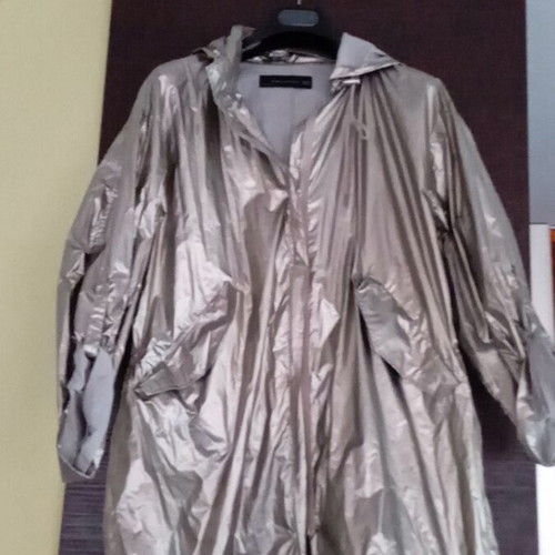 Zara women's thin raincoat like new, silver, size XS