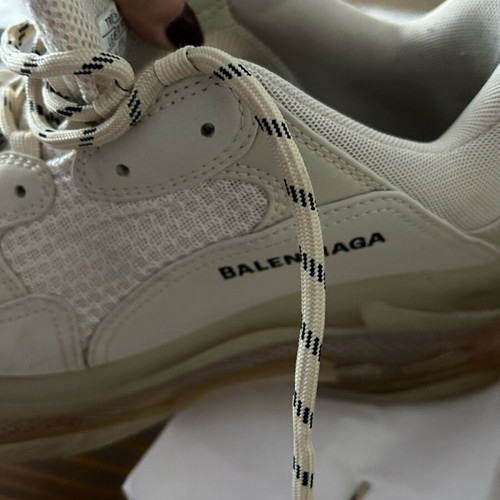 Balenciaga shoes Triple S Clear Sole sneaker like new, off white and beige