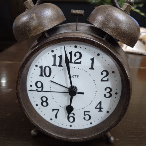 Clock style antique like new