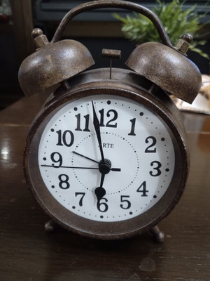 Clock style antique like new