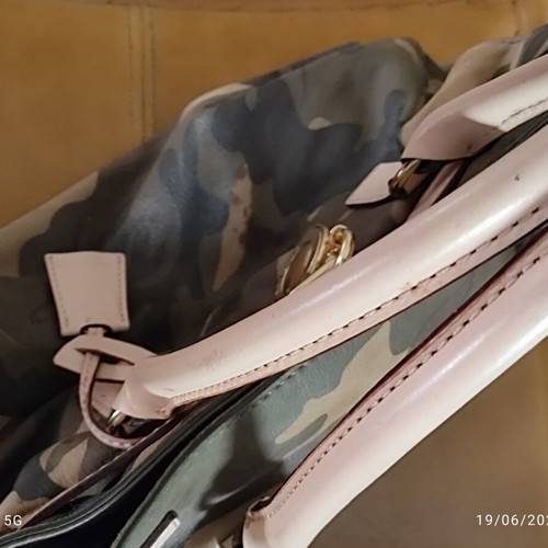 Michael Kors Hamilton Camouflage leather shoulder bag used, large