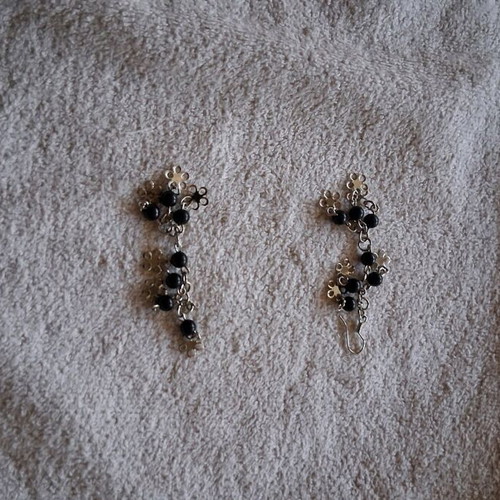 Earrings black, like new, minimally worn