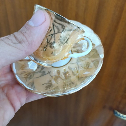 Vintage set of 6 lustreware tea cups with saucers