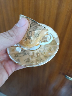 Vintage set of 6 lustreware tea cups with saucers