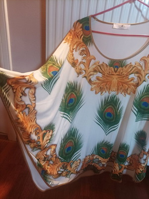 Blouse like new, size L, white with gold details