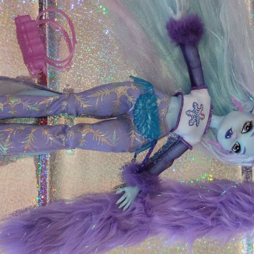 Monster High Abbey Bominable Yeti Fashion doll like new with accessories