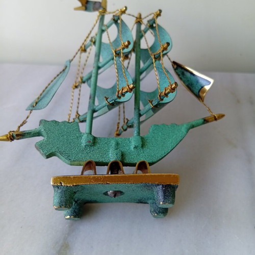 Brass Sailing Ship Model like new, 11 x 9.5 cm