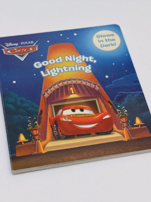 Disney Cars McQueen Μακουίν Βιβλίο που Φωσφορίζει (Αγγλική Έκδοση)