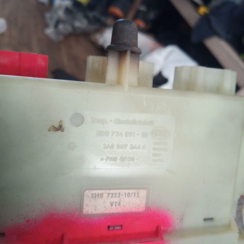 Climatronic panel for VW Passat B4, 3A0907044A