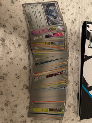 Κάρτες Pokemon πακέτο 66, σαν καινούργιες, white flare & black bolt, με holo