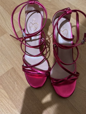 Sandals size 40 new, pink
