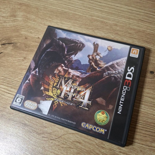 Monster Hunter 4 3DS game like new, Japanese language