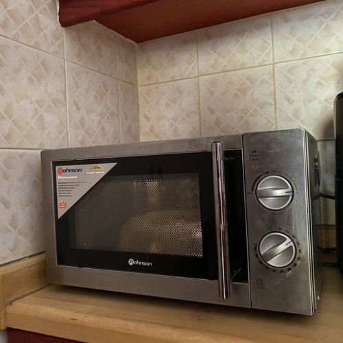 Rohnson microwave oven