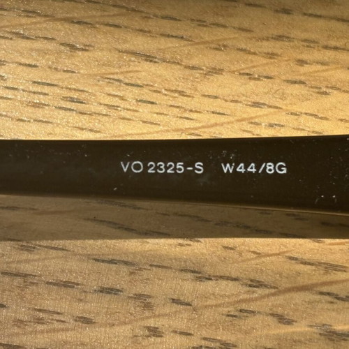 Vogue Eyewear VO 2325-S Sunglasses like new, black
