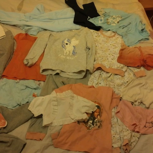 Benetton girls' clothes used, pack of 19 pieces, age 6-8
