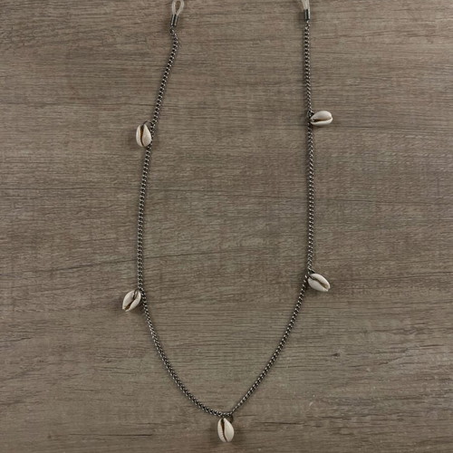 Glasses chain like new, silver with shells