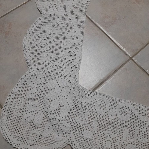 Handmade lace for tablecloth, like new, white