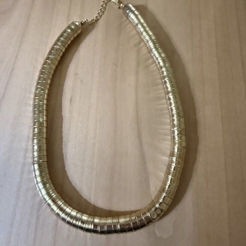 H&M Gold Large Necklace Like New