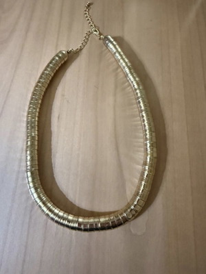 H&M Gold Large Necklace Like New