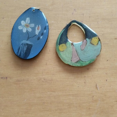 Pendant like new, set of two pieces