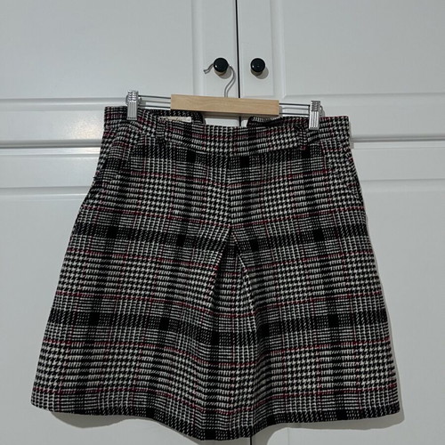 Mini checked skirt-shorts used, size XL, black and gray