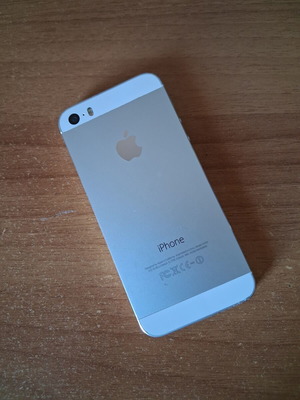 Apple iPhone 5s 16GB, white, unlocked