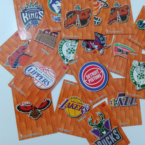 NBA Fleer 1995-96 basketball card lot 100+ with Michael Jordan Total D and inserts