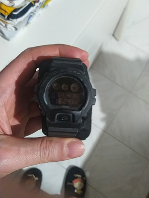 Мъжки часовници G Shock като нови, черен и червен