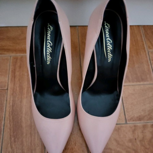 Silia D Pumps Size 39 Like New