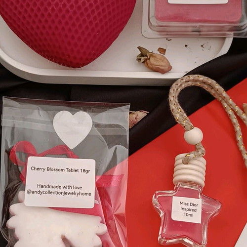 Premium candle set 4 pcs with car diffuser inspired Si Passione, Miss Dior & Cherry Blossom