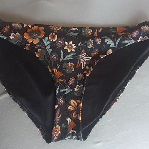 C&A bikini bottom like new, size S, black multicolor
