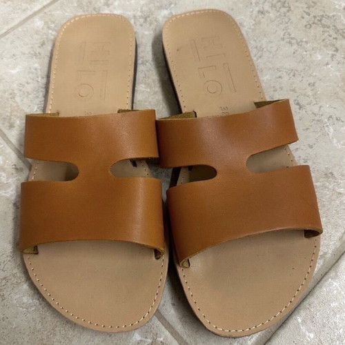 Sandals worn once, size 38, flip-flop style
