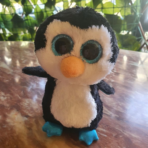 Penguin plush toy new, beautiful condition