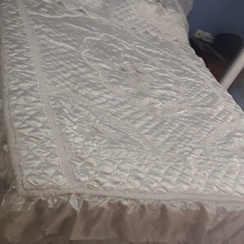 Kentia double quilt used with two cotton satin pillowcases