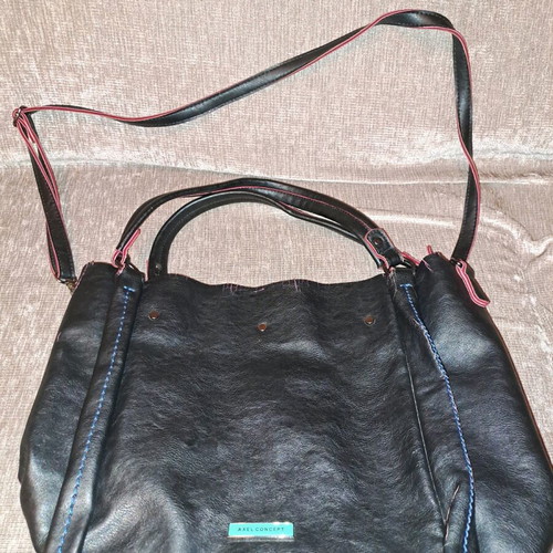 Axel shoulder bag black and grey, like new, with detachable strap