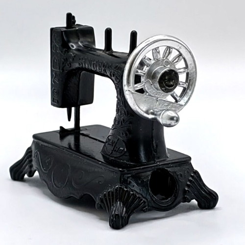Vintage Play-me Singer Sewing Machine Pencil Sharpener new