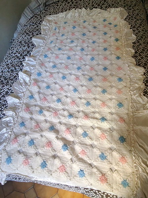 Baby Moses basket with handmade knitted blanket and booties new