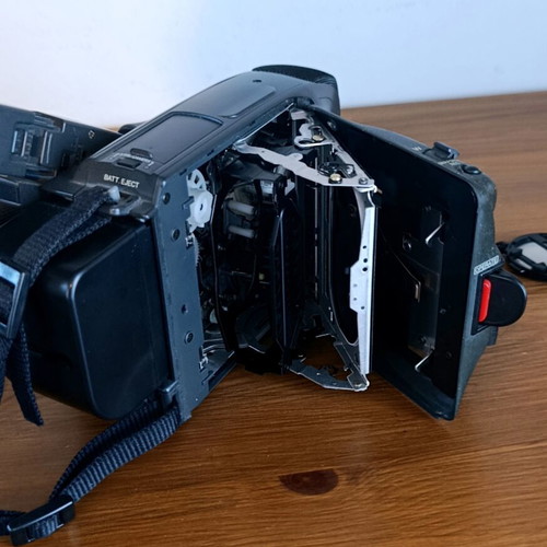 Panasonic Palmcorder NV-S85 S-VHS-C video camera used, full set