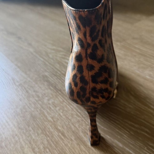 Seven leopard ankle boots like new, size 38