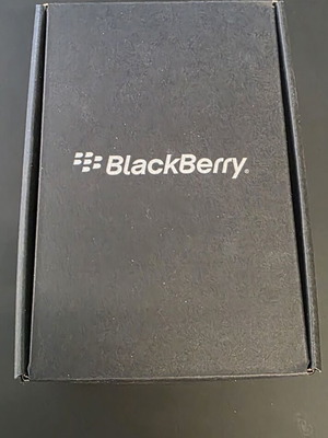 BlackBerry Curve 9360 new, black, collector's sealed box