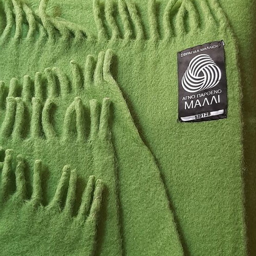 Wool Blanket like new 180×220 cm, green and camel colors, pack of 2