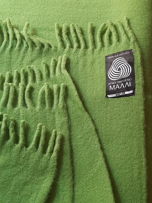 Wool Blanket like new 180×220 cm, green and camel colors, pack of 2